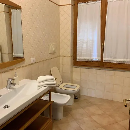 לינה וארוחת בוקר Arega